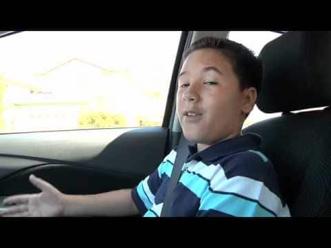 Behind the Scenes – Victoria Justice Takes the Pledge