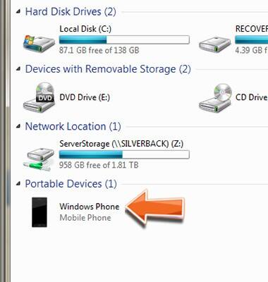 HTC Windows Phone 8X (PM23300) - Transfer photos with computer - AT&T