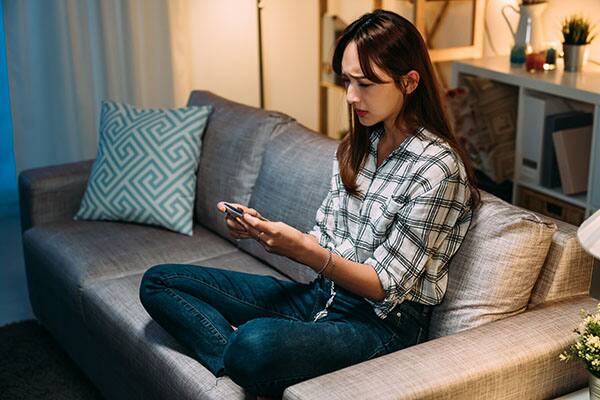 ¿Cuánto duran los teléfonos y cuándo debes cambiar? 