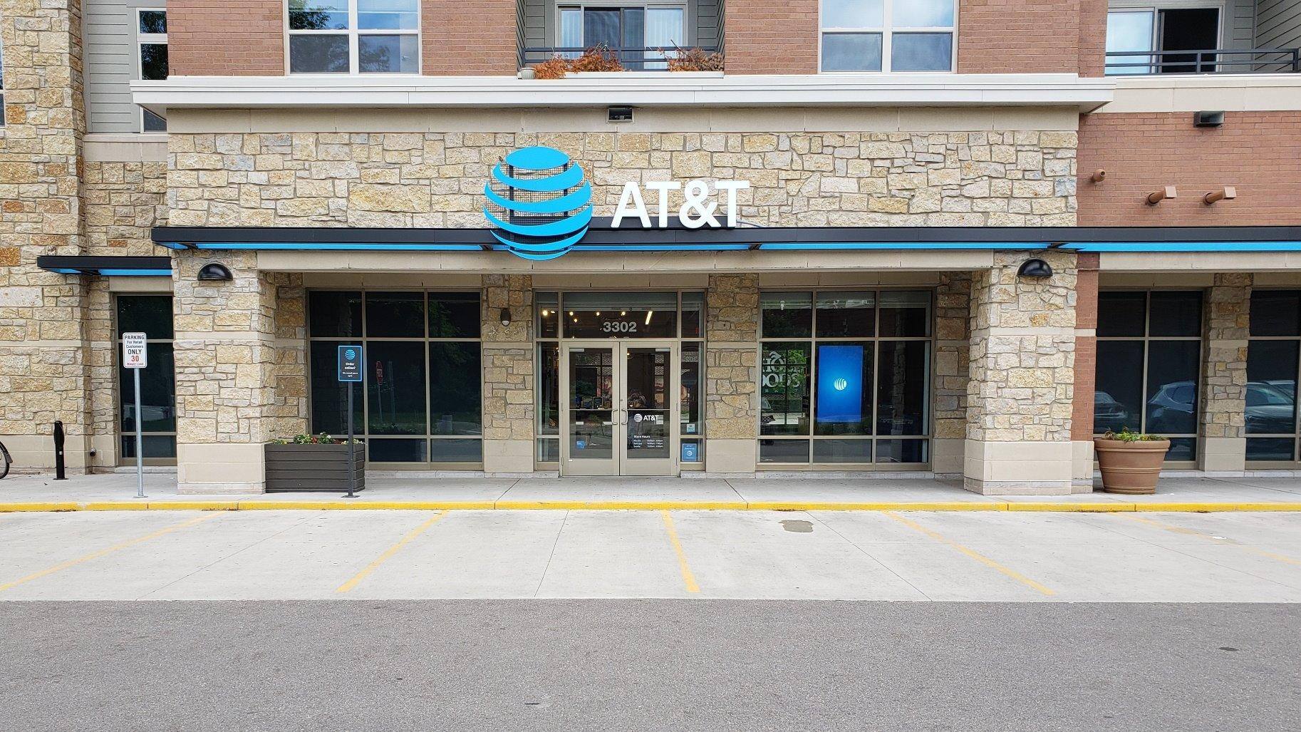 Tienda en Madison University Apple iPhone 12 y dispositivos Samsung