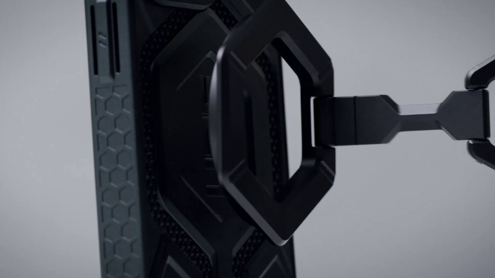 ‍‍‌‌﻿Soporte con anillo magnético⁤⁣ UAG