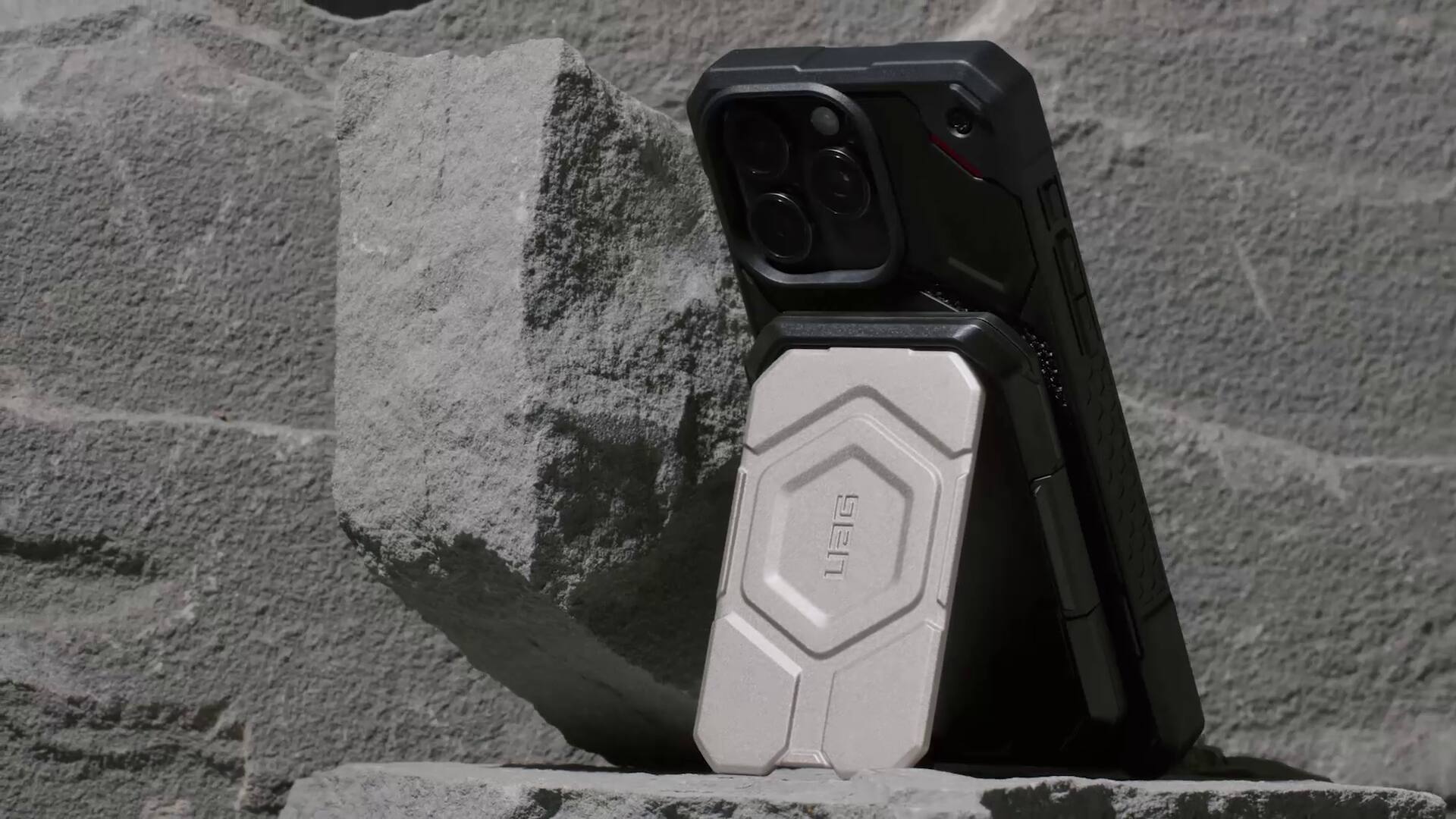 Cartera magnética con soporte UAG RFID