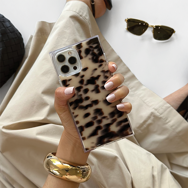 SQUARE Tortoise Shell with MagSafe Case - iPhone 16