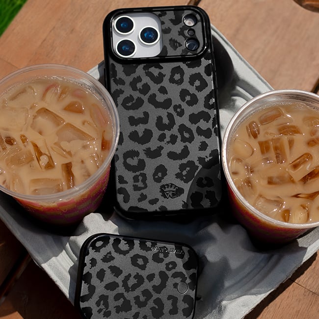 Estuche Velvet Caviar Black Leopard con MagSafe para el iPhone 17 Pro Max