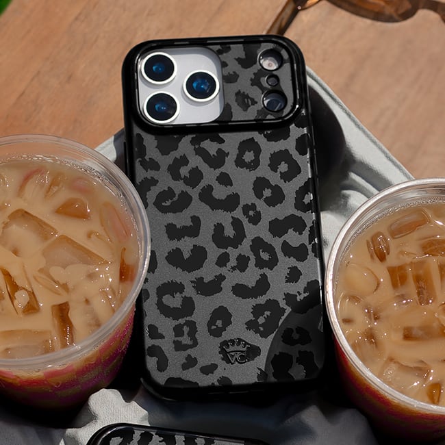 Estuche Velvet Caviar Black Leopard con MagSafe para el iPhone 17 Pro