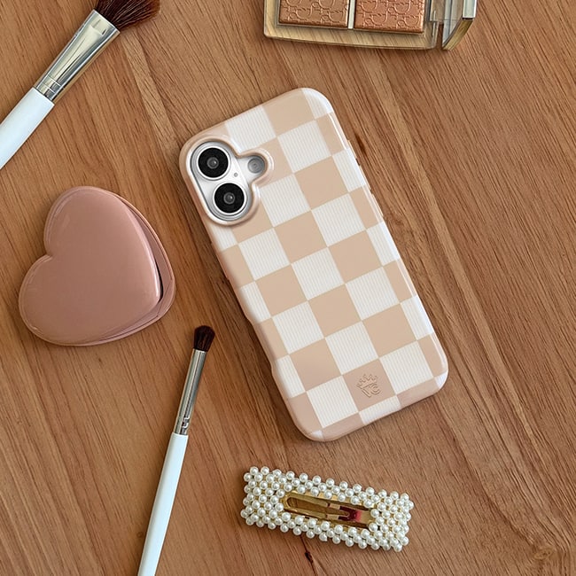 Velvet Caviar Nude Vibe Checker MagSafe Case - iPhone 17