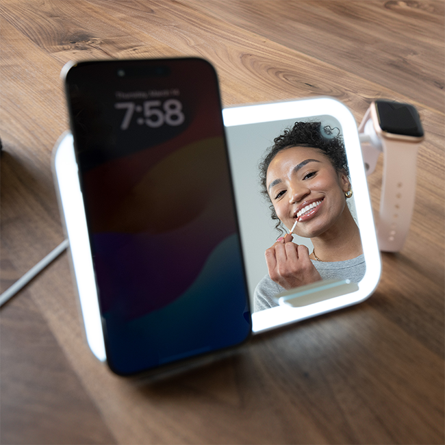 Espejo con luz y estación de carga 3 EN 1 AT&T Essentials