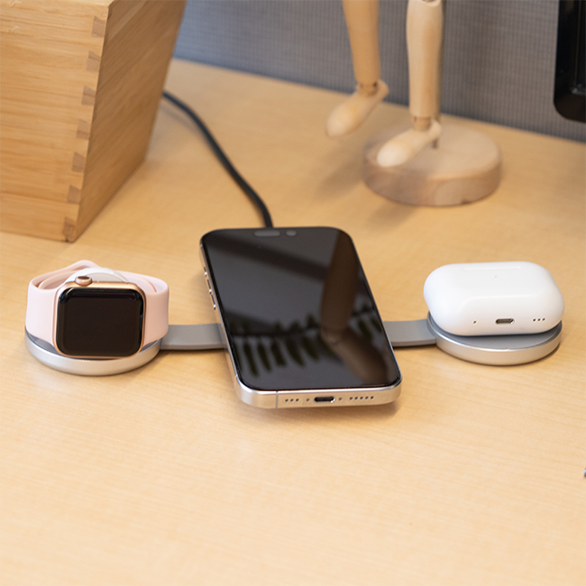 Almohadilla de carga magnética inalámbrica y plegable AT&T Essentials 3 EN 1