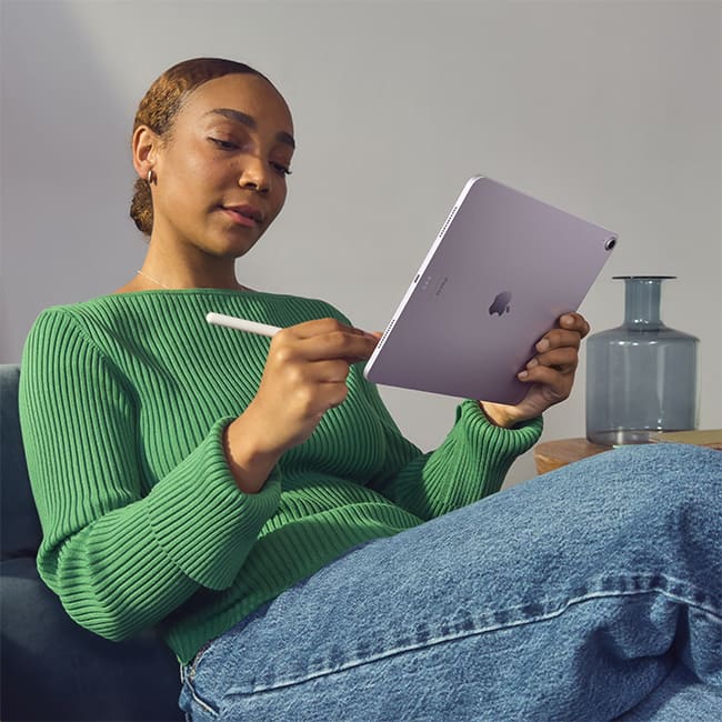 Apple iPad Air 11-inch (2024) - Starlight  (Product view 5)