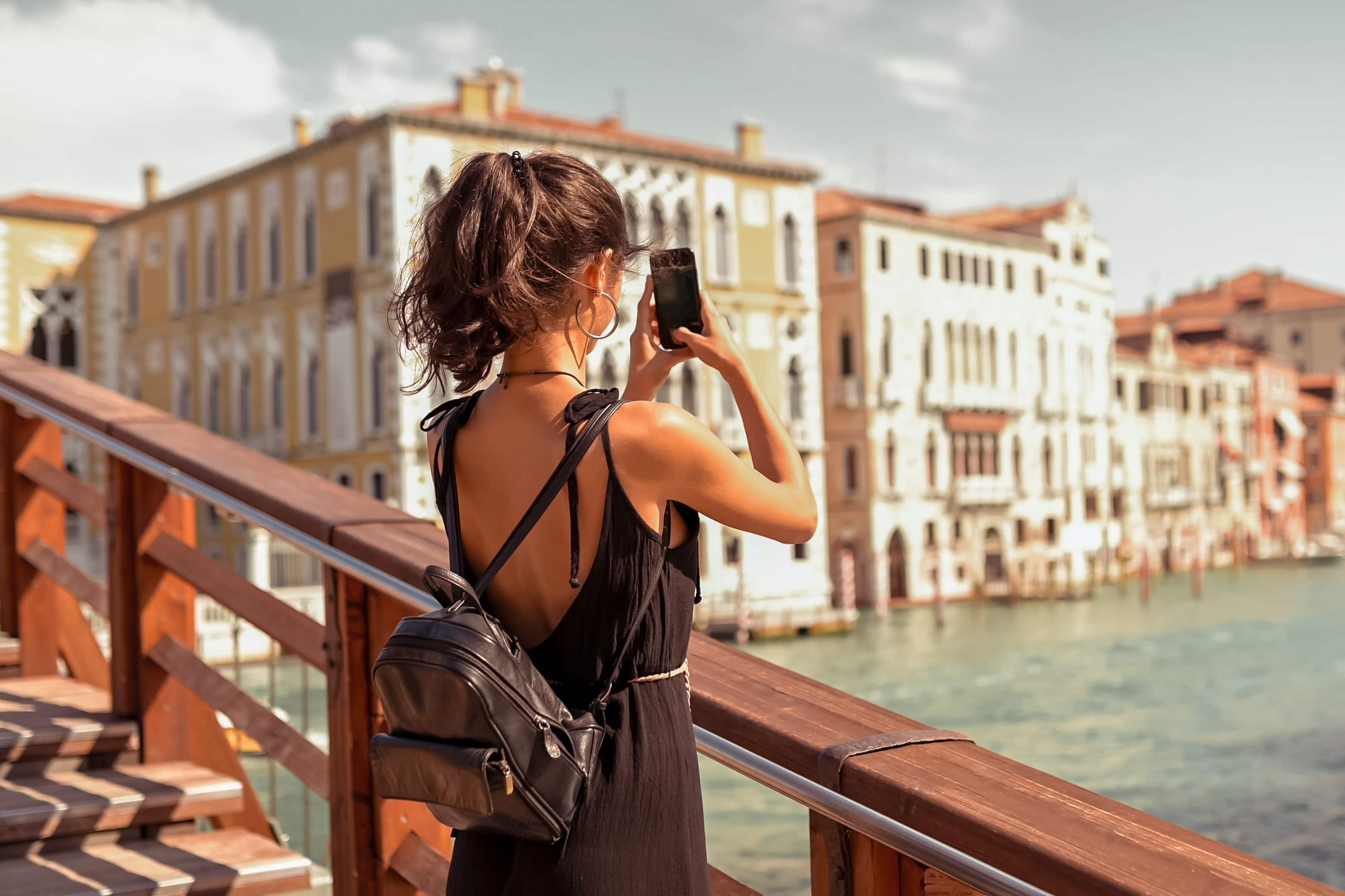 How to use your US cell phone in Italy