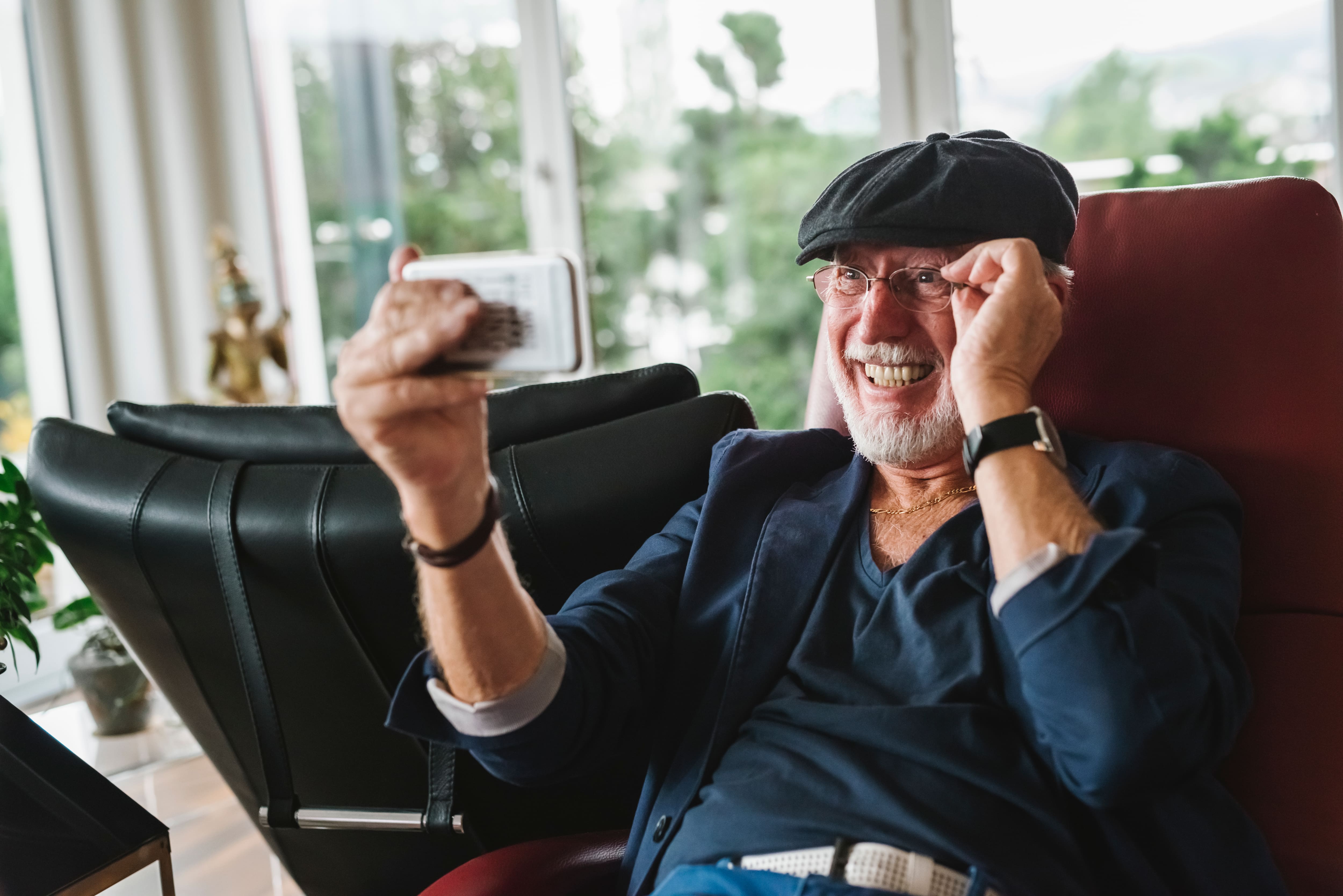 How seniors in Florida can save big on AT&T cell phone service