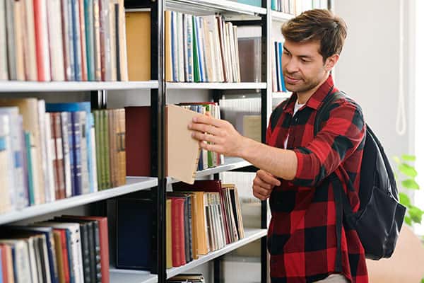 Top study abroad tips for new college students