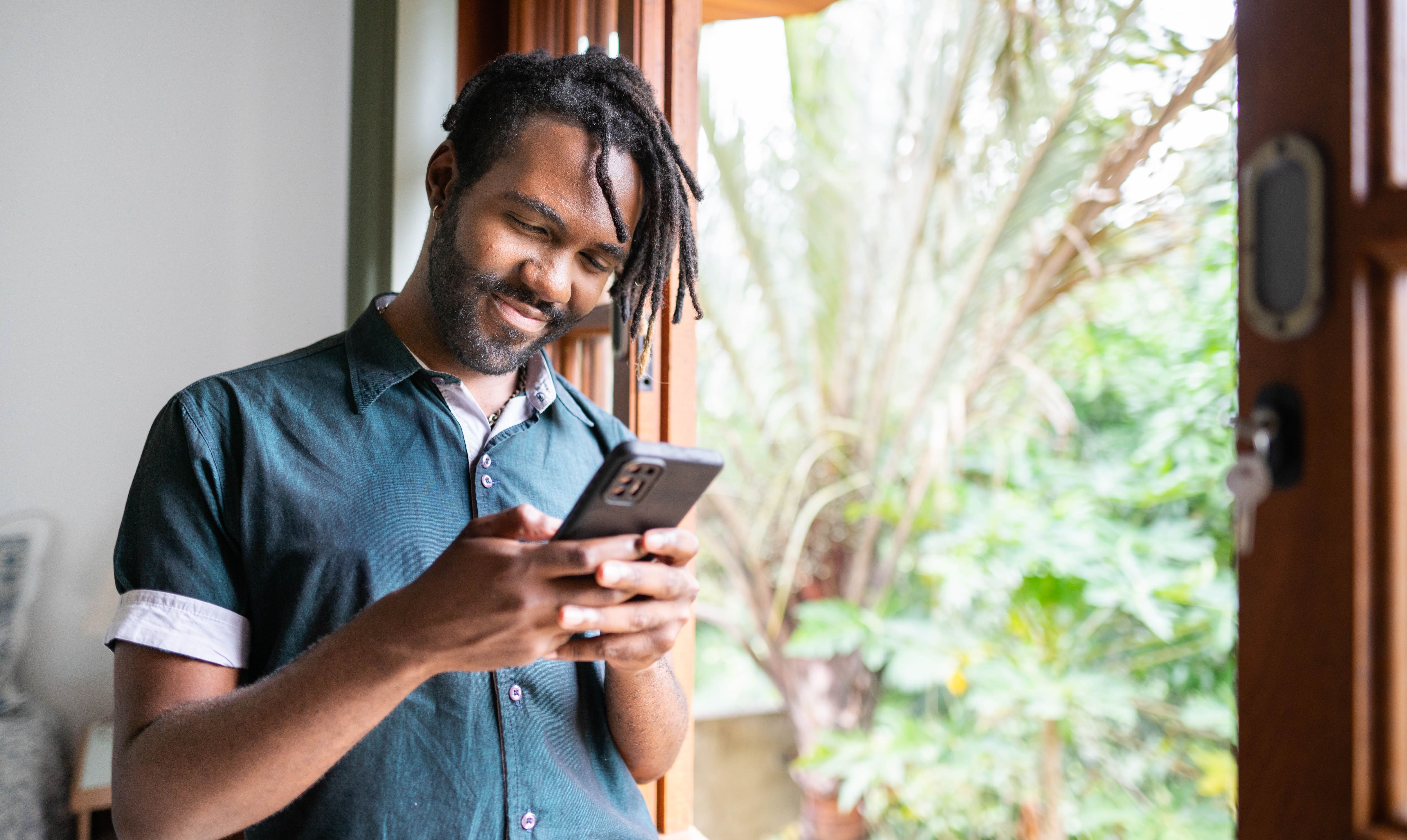 What to look for when buying a used cell phone