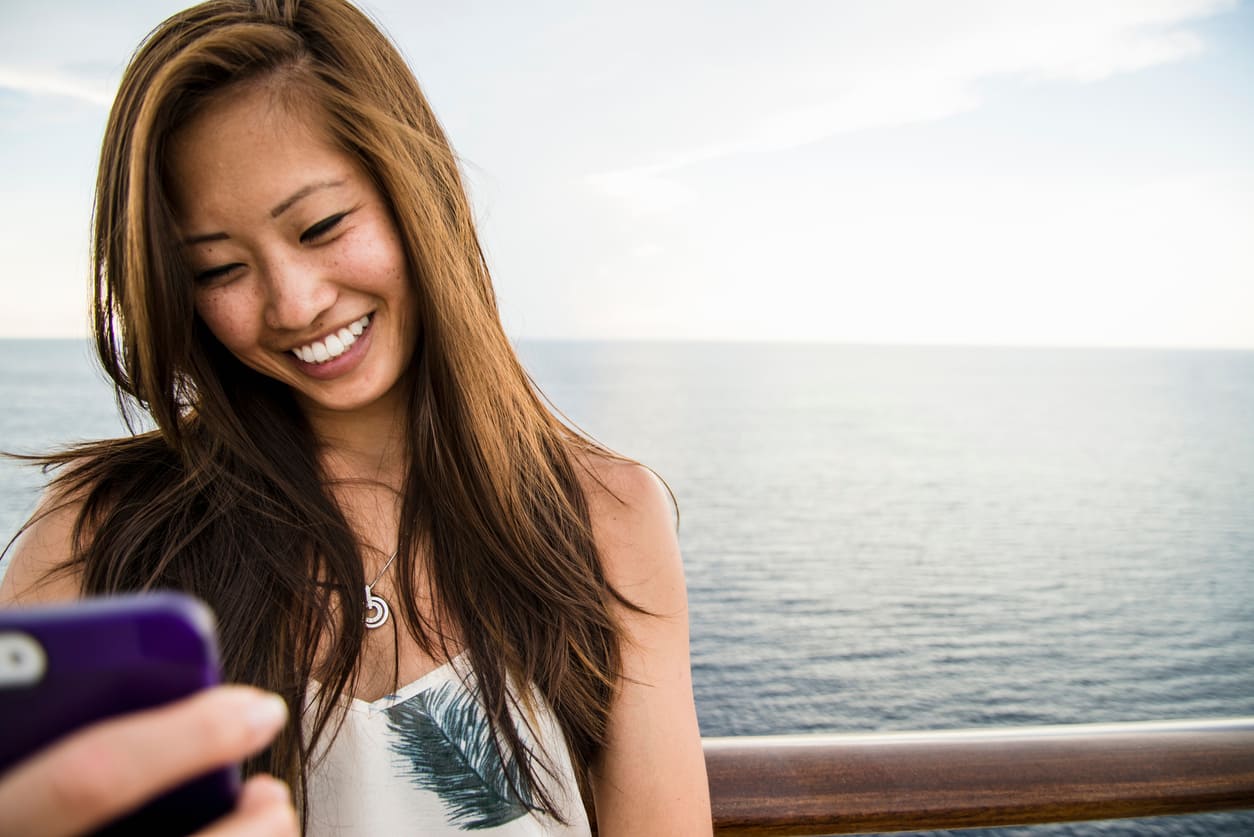 3 tips for using your phone on a cruise