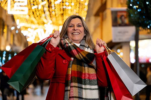 In-person and online holiday shopping tips