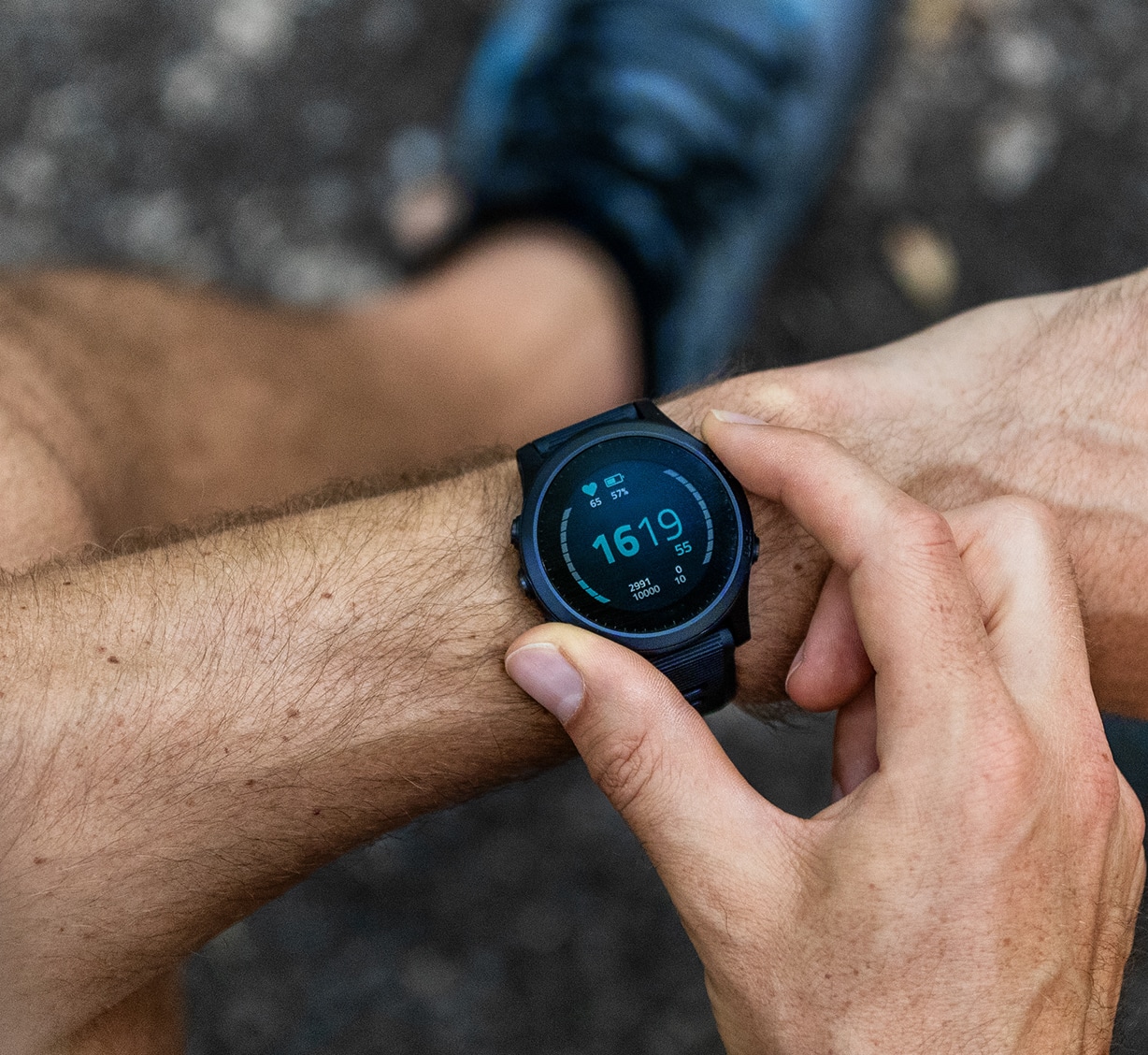 Do GPS watches need the internet?